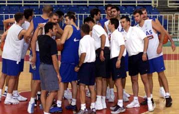 Με ετοιμοπόλεμο Παπανικολάου ταξιδεύει για Eurobasket η εθνική