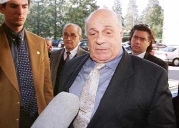 Ουσιαστική συμβολή στην επίλυση του Κυπριακού ζήτησε από τον Ντενκτάς ο Φερχόιγκεν