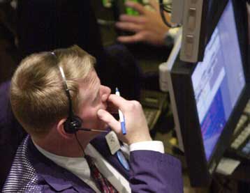 Μικρές απώλειες για Nasdaq και Dow Jones στο άνοιγμα της Δευτέρας