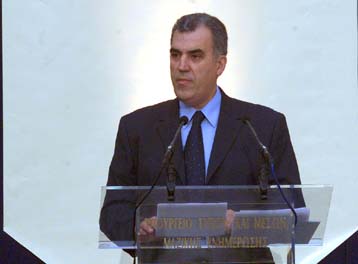 Η Εκκλησία παίζει εν ου παικτοίς, απαντά ο Ρέππας στις εξαγγελίες του Αρχιεπισκόπου