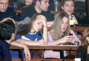 Με πανελλαδικές εξετάσεις η μετεγγραφή Ελλήνων σπουδαστών του εξωτερικού στην ημεδαπή