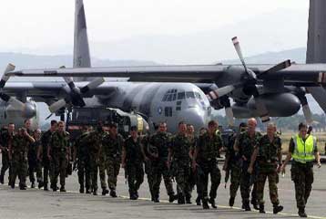 Στις 4.500 ο αριθμός των στρατιωτών που θα αναπτυχθούν στην ΠΓΔΜ