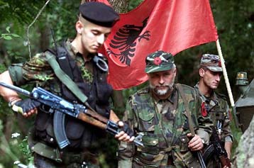 Συγκρούσεις στην ΠΓΔΜ παρά την παρουσία των ΝΑΤΟϊκών δυνάμεων