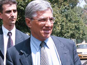 Προαιρετική ασφάλιση σε μακροχρόνια ανέργους προωθεί το υπουργείο Εργασίας