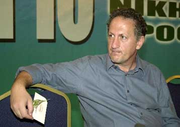 Ο Σκανδαλίδης παρουσίασε προς έγκριση την πρόταση των πολιτικών θέσεων για το συνέδριο