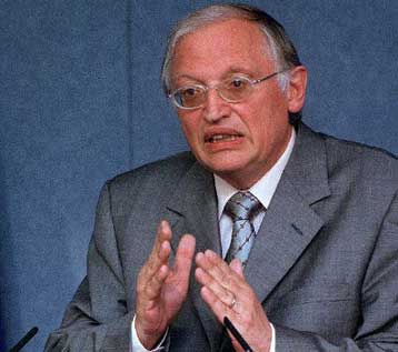 Συνάντηση Φερχόιγκεν-Ντενκτάς εν όψει του νέου γύρου συνομλιών για το Κυπριακό