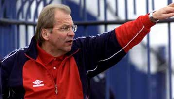 Παρελθόν από τον πάγκο του Πανιωνίου ο Κουούζελα