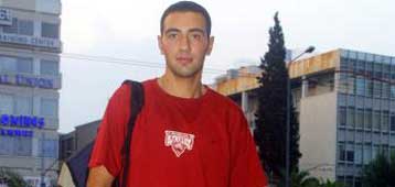 Και τυπικά «ερυθρόλευκος» ο Εμρέ Εκίμ