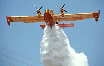 Μεγάλη φωτιά στο ρέμα της Χελιδονούς