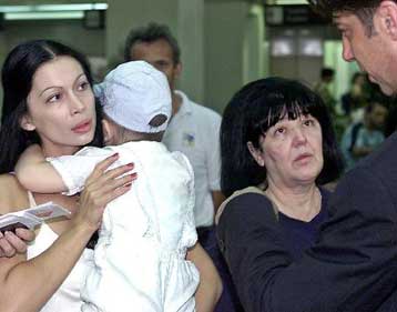 Πίσω από τα κάγκελα γιόρτασε ο Μιλόσεβιτς τα 60α γενέθλιά του