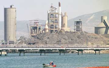 48ωρες επαναλαμβανόμενες απεργίες ξεκίνησαν οι εργαζόμενοι στα Ελληνικά Πετρέλαια