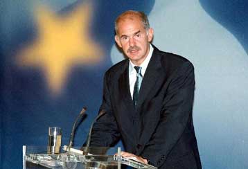 Δεν μπαίνω στη λογική των κουκιών και ψήφων, τόνισε ο Γ.Παπανδρέου από την Κρήτη