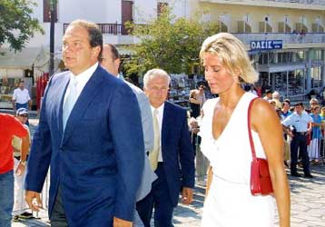 Την Κυριακή επιστρέφει από την Ίο ο Κ.Καραμανλής