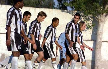 Περασμένα ξεχασμένα τα χρεωστούμενα στον δικέφαλο του βορρά