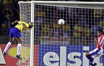 Με νίκη με 2-0 επί της Παραγουάης η Βραζιλία κοντά στο Mundial