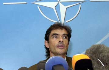 Το ΝΑΤΟ συμφώνησε στην αποστολή των πρώτων 400 στρατιωτών στην ΠΓΔΜ