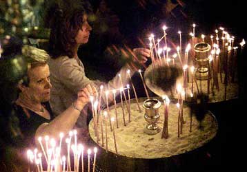 Με λαμπρότητα και κατάνυξη τιμάται η Κοίμηση της Θεοτόκου