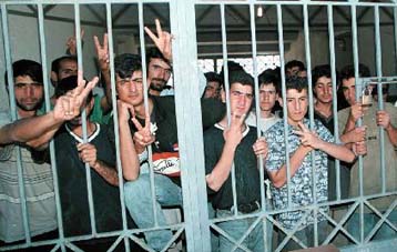 Την επόμενη εβδομάδα το πόρισμα της ΕΔΕ για την κακομεταχείριση μεταναστών από λιμενικούς