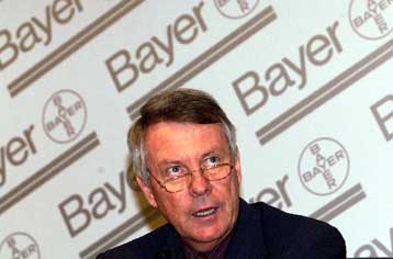 Δύο φαρμακοβιομηχανίες «φλερτάρουν» την Bayer