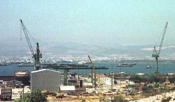 Τη διαδικασία πώλησης των Ναυπηγείων Σκαραμαγκά αμφισβητεί ο όμιλος Ταβουλάρη