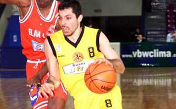 Ο Γ. Μασλαρινός παρέμεινε στο Μαρούσι