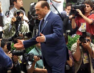 Βόμβα στη Βενετία εν αναμονή του Σίλβιο Μπερλουσκόνι