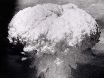 Τα θύματα της ατομικής βόμβας στο Ναγκασάκι τιμούν οι Ιάπωνες