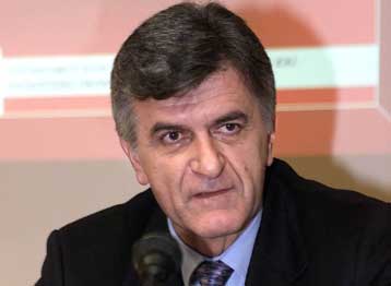 Δεν αναγνωρίζονται τα πτυχία παραρτημάτων ξένων πανεπιστημίων, δηλώνει ο Πετσάλνικος