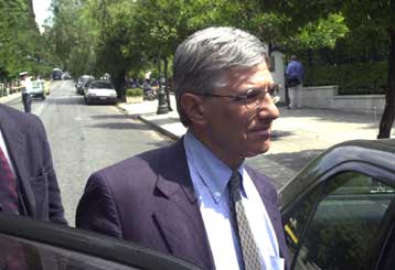 Δεν αυξάνονται τα όρια συνταξιοδότησης των γυναικών, δηλώνει ο υπουργός Εργασίας