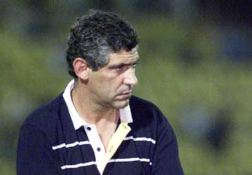 Φαβορί η «Ένωση» στον αγώνα με την Γκρέβενμαχερ για το κύπελλο UEFA, δηλώνει ο Σάντος