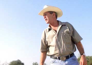 Ο Μπους υπεραμύνεται της απόφασής του να πραγματοποιήσει ένα μήνα διακοπές