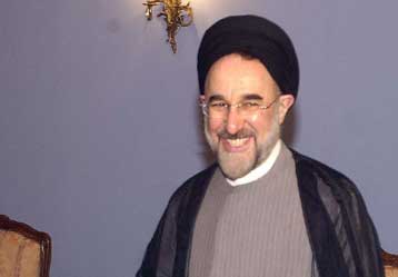 Ορκίστηκε τελικά πρόεδρος του Ιράν ο Μοχαμάντ Χαταμί