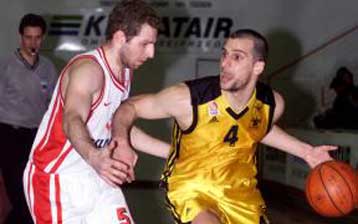 Τον Παπανικολόπουλο απέκτησε η Νήαρ Ηστ