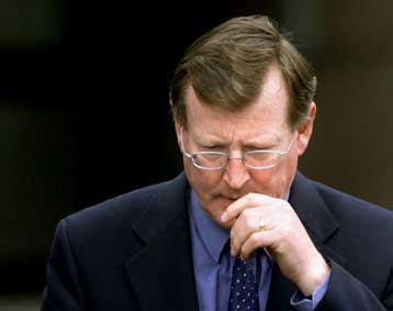 «Ψυχρή» υποδοχή του σχεδίου του IRA για τον αφοπλισμό