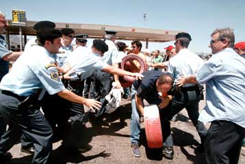 Εικονικές συμπλοκές προς εκπαίδευση των αστυνομικών «στήνει» το υπουργείο Δημόσιας Τάξης