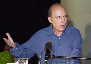 Στις «αποσκευές» του πρωθυπουργού για τη Σίφνο το κοινωνικό πακέτο και τα του συνεδρίου