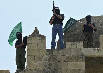 Μέλος της Χαμάς θύμα επίθεσης ισραηλινών ελικοπτέρων – Όχι του Σαρόν σε διεθνείς παρατηρητές