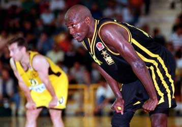 Ο Γκραντ έρχεται για να δοκιμαστεί από το Περιστέρι