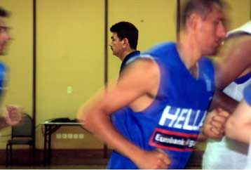 Να υπερβεί το όριο ταχύτητας των… διεθνών θέλει ο Κ. Πετρόπουλος