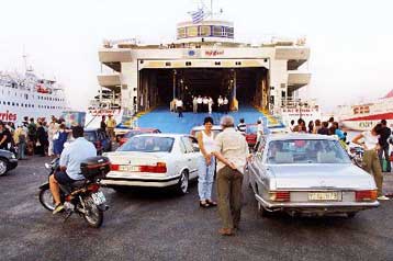 Εγκαταλείπουν τα μεγάλα αστικά κέντρα οι τελευταίοι αδειούχοι – Μέτρα της Τροχαίας