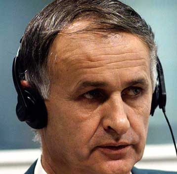 Σε 46 έτη κάθειρξης καταδικάστηκε ο Σερβοβόσνιος στρατηγός Κρστιτς για τη σφαγή μουσουλμάνων στη Βο
