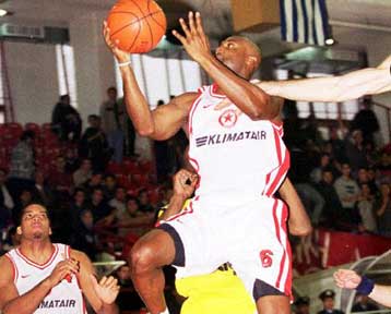 Την απόκτηση του Αμερικανού Κερκ Κινγκ ανακοίνωσε η διοίκηση της Νίαρ Ιστ