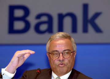 Μειωμένα κατά 48% τα κέρδη της Deutsche Bank