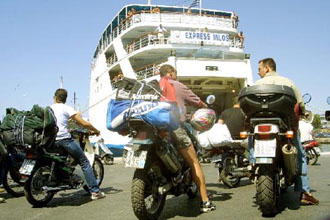 Οδηγίες προς «ναυτιλομένους», λουομένους και κατασκηνωτές