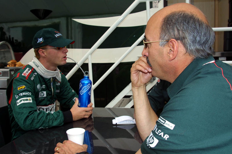 Μπλόφα η παραχώρηση του E.Irvine στην Jordan από την Jaguar;