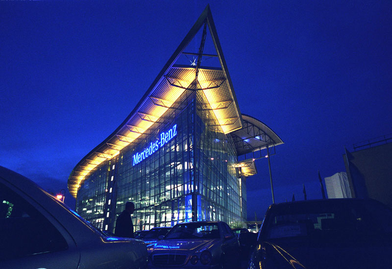 Xιλιάδες νέες θέσεις εργασίας από την DaimlerChrysler