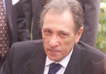 Η ένταξη της Κύπρου στην ΕΕ δυσκολεύει την επίλυση του Κυπριακού, επαναλαμβάνει ο Τζεμ