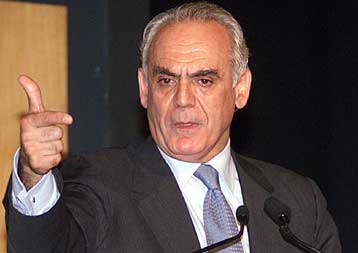 Το ΠΑΣΟΚ δεν μπορεί να κυβερνάται με την ενός ανδρός αρχή, κατά τον Α.Τσοχατζόπουλο