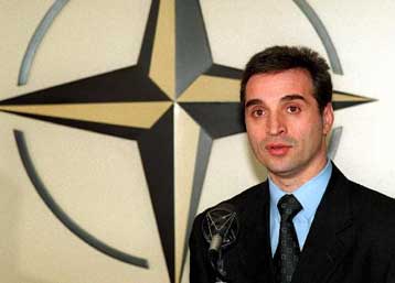 Καλοδεχούμενη η Γιουγκοσλαβία στη Σύμπραξη για την Ειρήνη, δηλώνει αξιωματούχος του ΝΑΤΟ