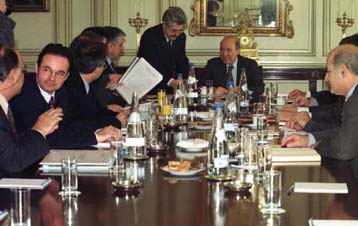 Αναπροσαρμογή των μέτρων ασφαλείας αποφασίστηκε στη διυπουργική σύσκεψη